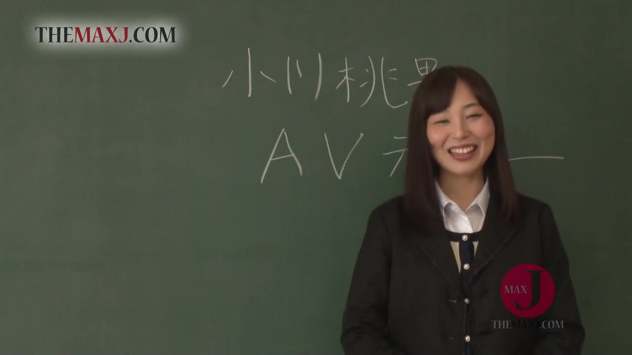 Asian Chick Shows Of Her Hairy Pussy In The Classroom - AsianHappyEnding