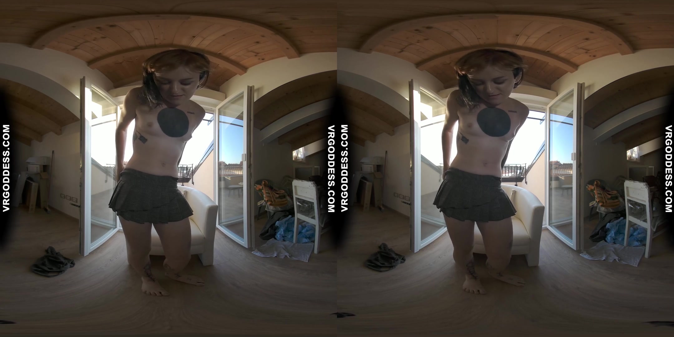 Risky Public Masturbating Hot Girl Brille Gets Caught By Tourists Gets Her Period finished at home