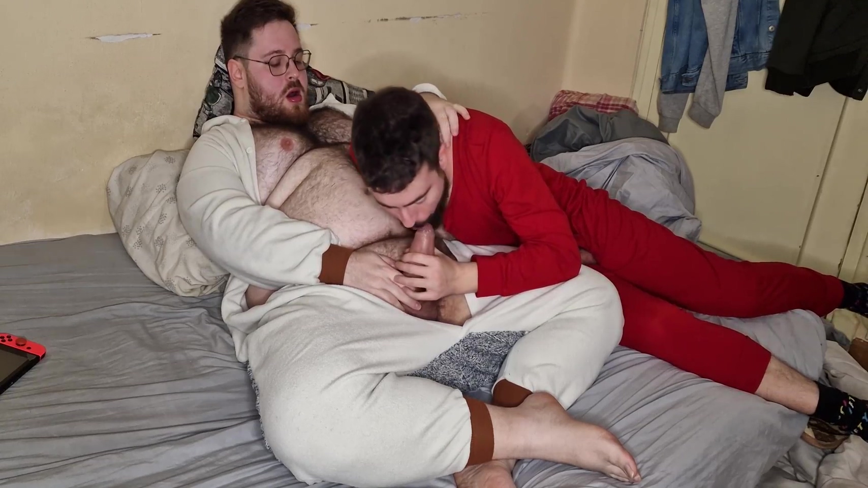 Osos Chupandose Pollas En Pijama short Video 5 Min