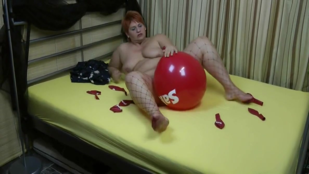 Naked Balloon Games With Anna Devot