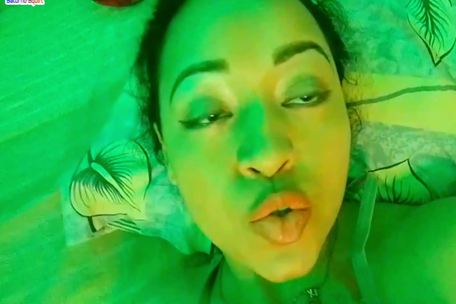Saturno Squirt The Sexiest Latin Babe In The Green Room I Teach You How To Masturbate A Pussy With Your Fingers