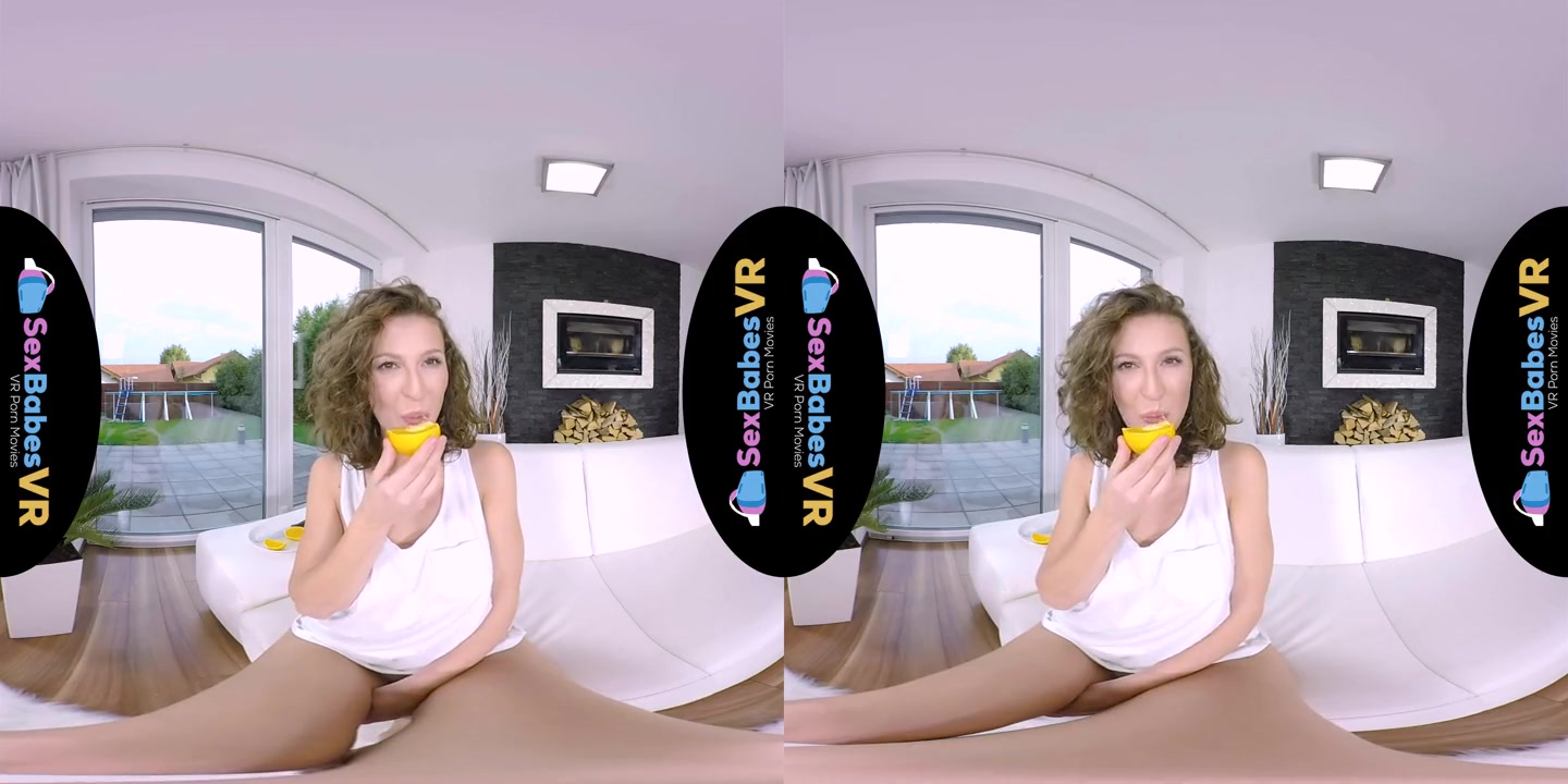 Virtual Girlfriend Emylia Argan