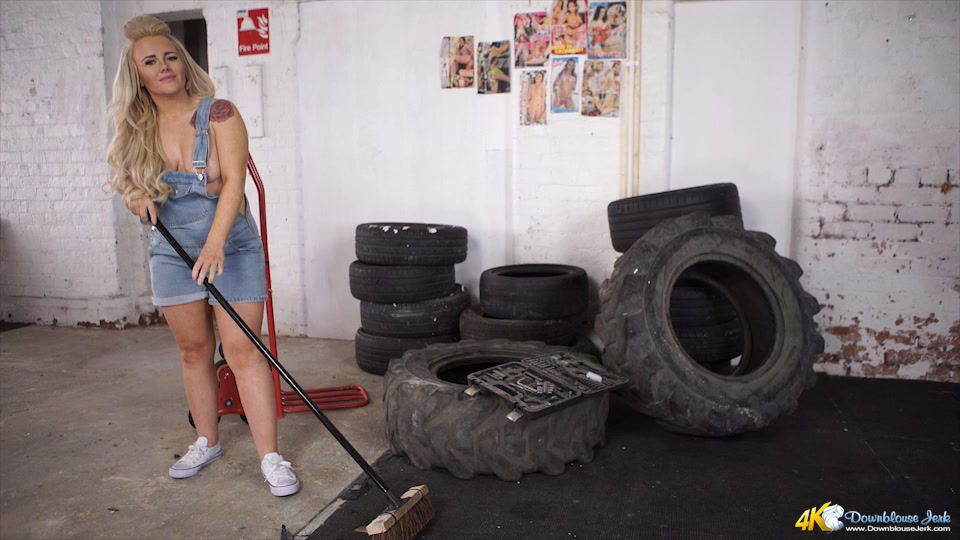 Lizzie in Garage Perv - DownblouseJerk