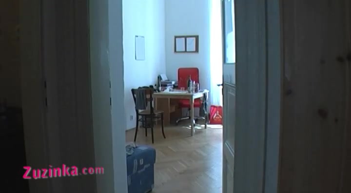 Sexy amateur Zuzinka plays behind the scene