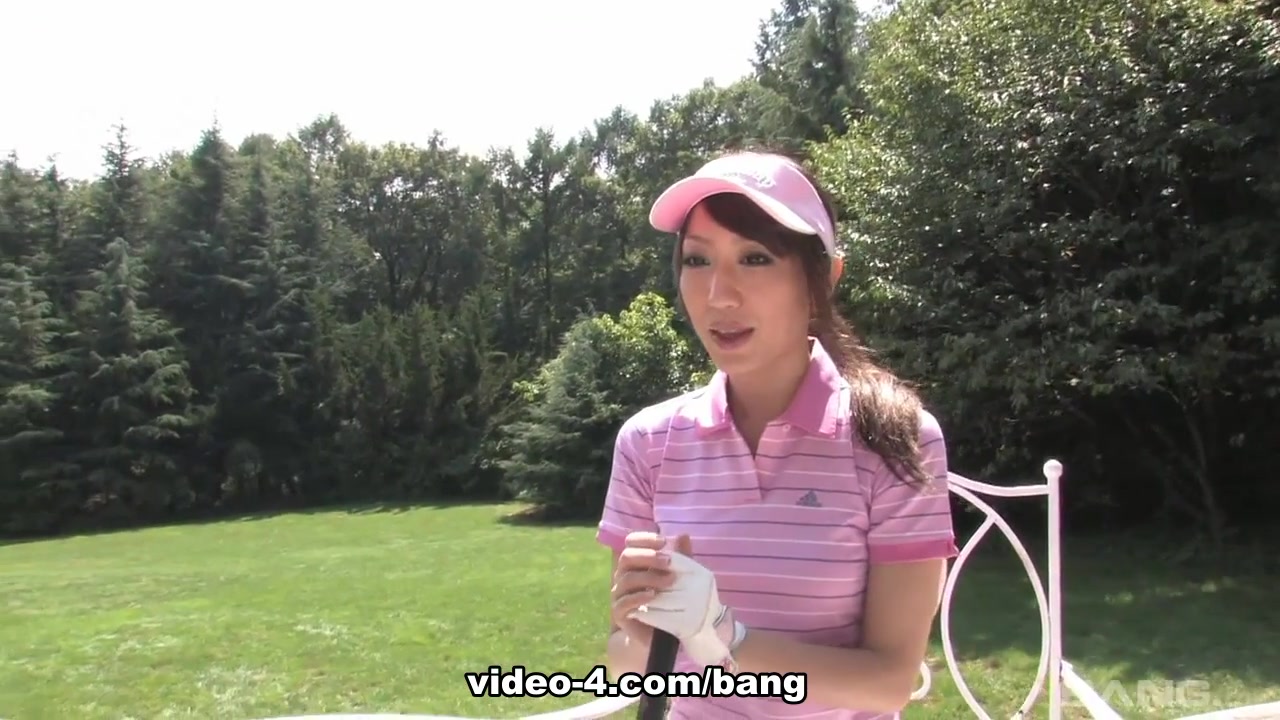 Japanese babe sucks her golf partners dick and balls while on the course - BANG
