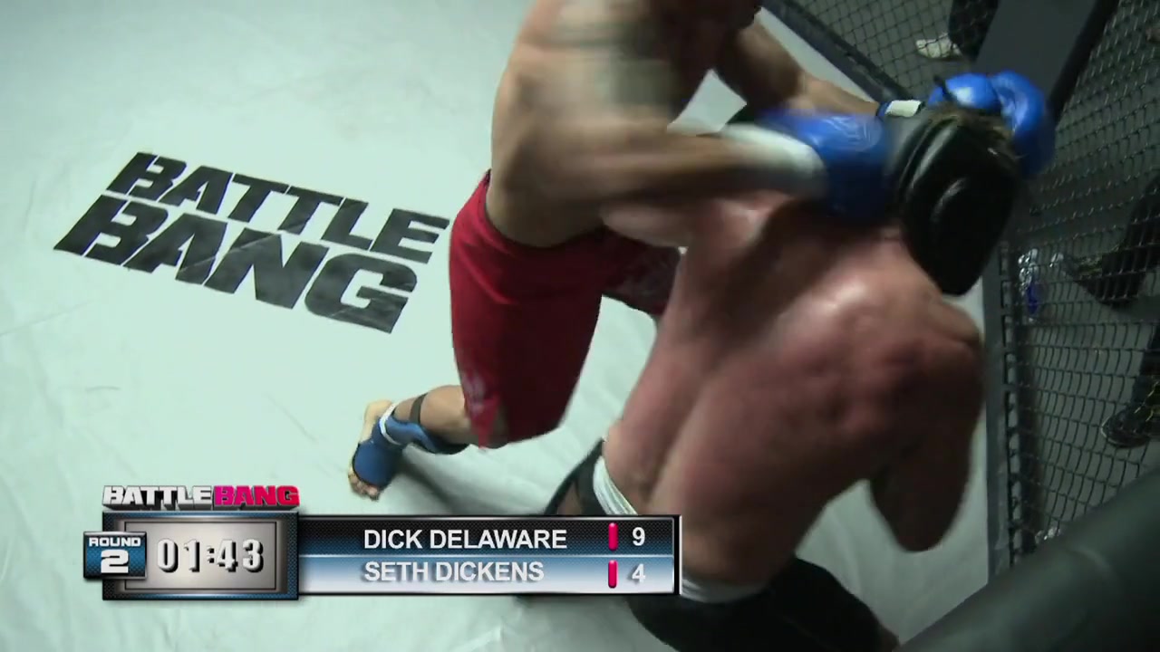 Sexy Bitch And Muscular Dude Are Having A Great Time In The Ring