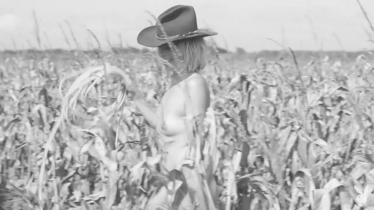Anna Feller in Country Living - PlayboyPlus