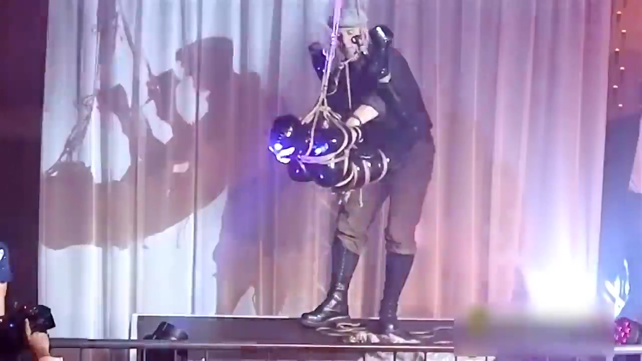 Latex Shibari