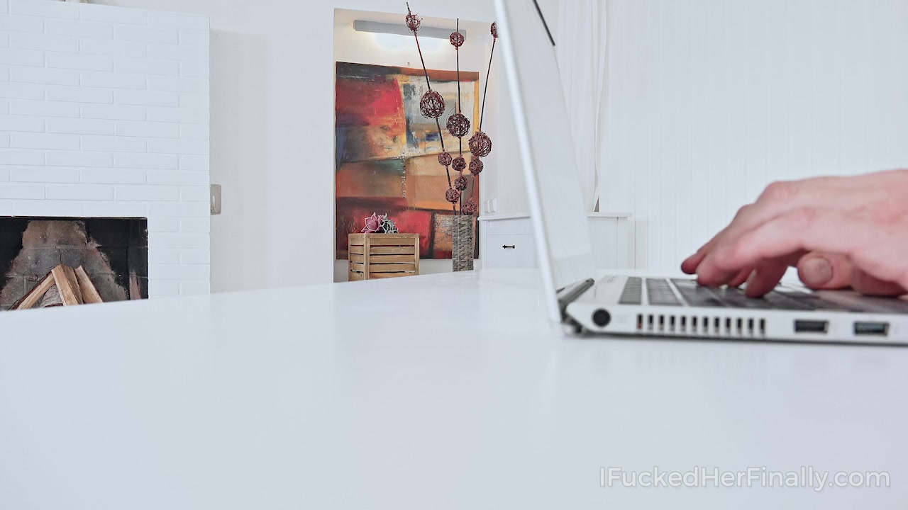 Petite cutie comes to the studio to take pictures of herself