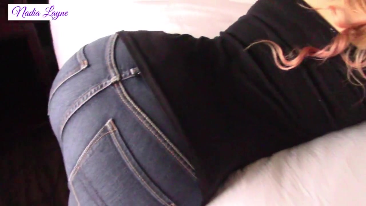 Milf's Big Booty In Jeans Gets Rubbed