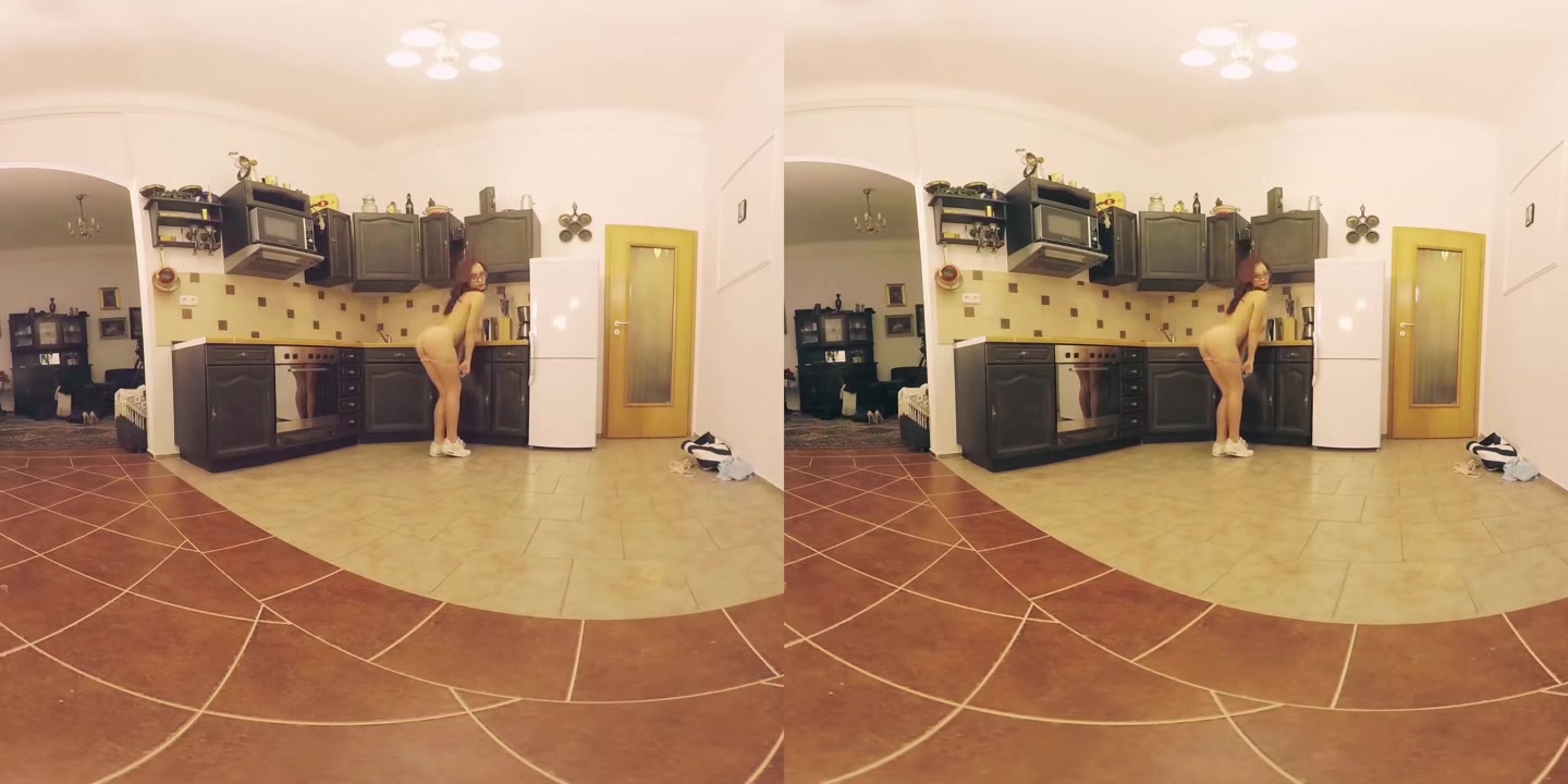 Danielle Bella Cums in the Kitchen