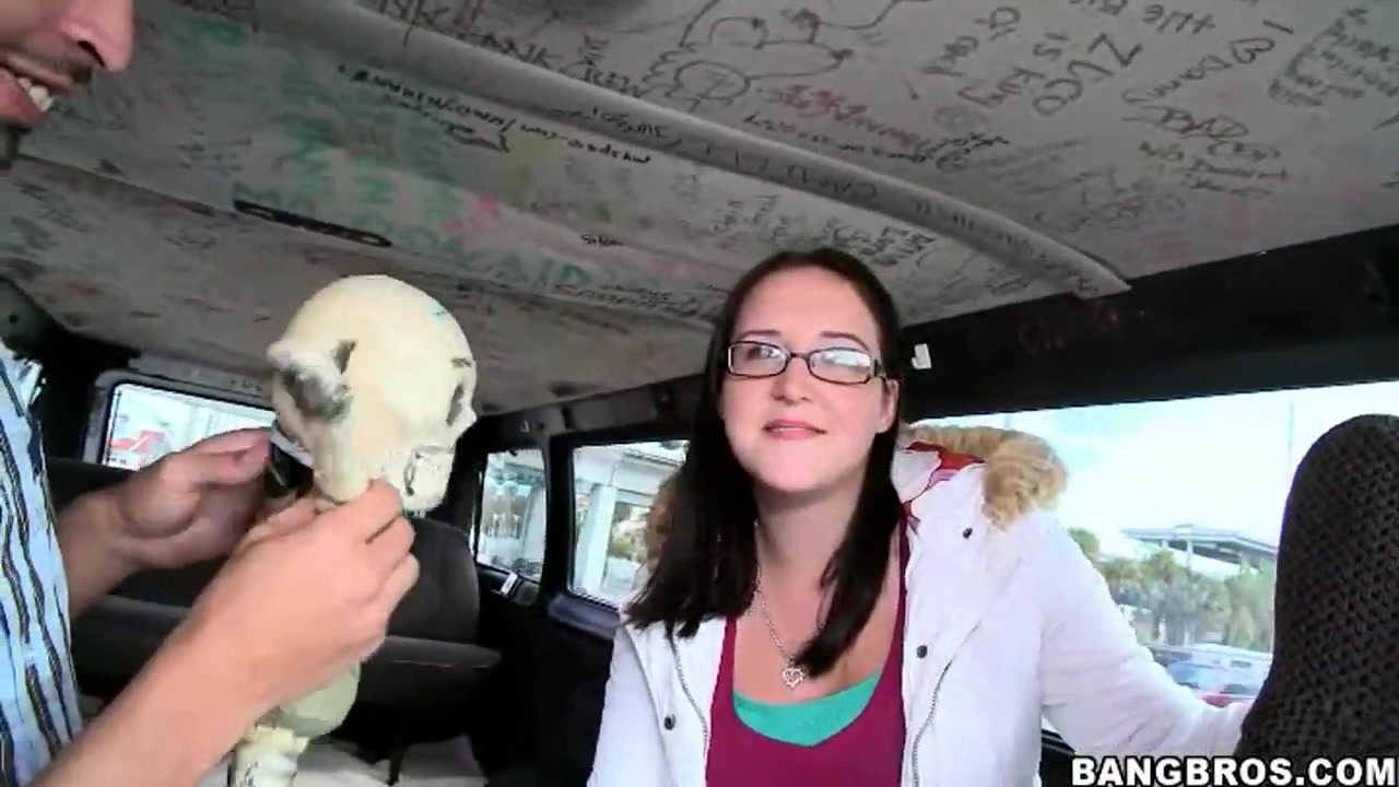 The amateur bodied curve Amy undresses totally in the friends' van