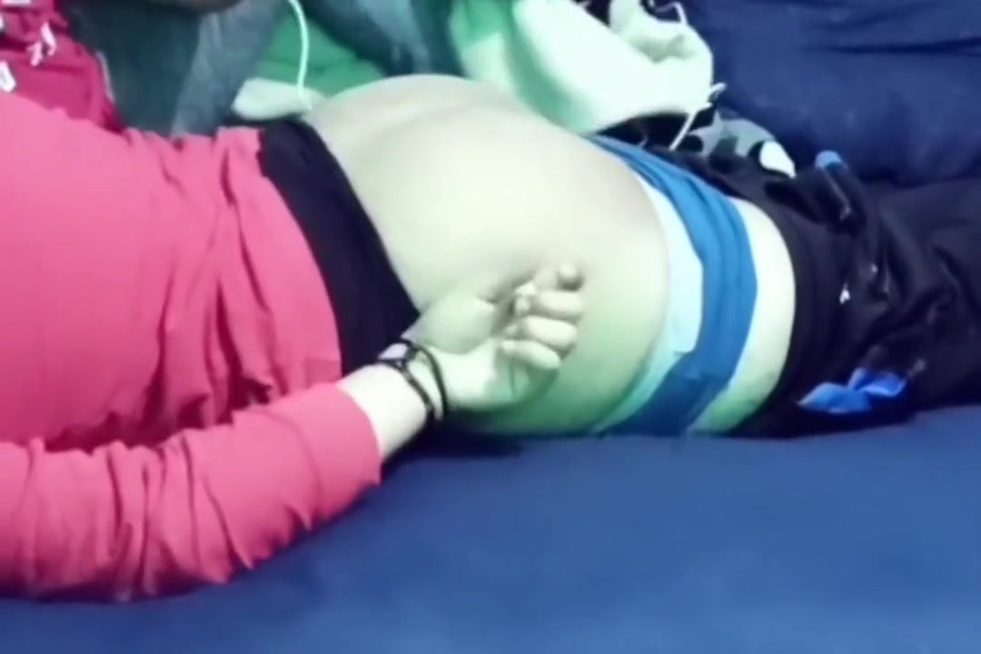 Gay Porn In Mi Amigo Hetero Me Ayuda A Depilarme Y Se Termina Excitando 6 Min