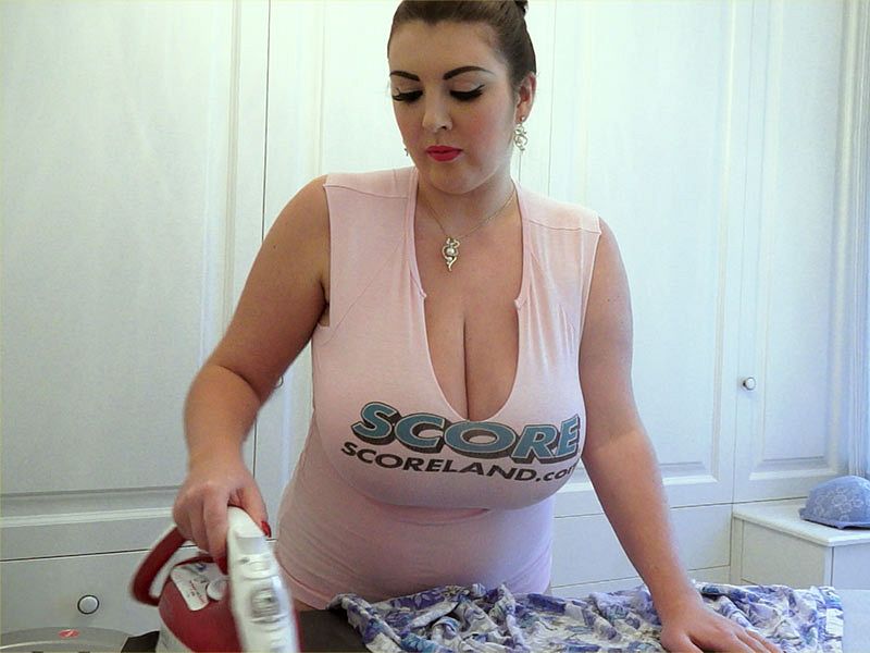 Between Shoots - Maya Milano - Scoreland