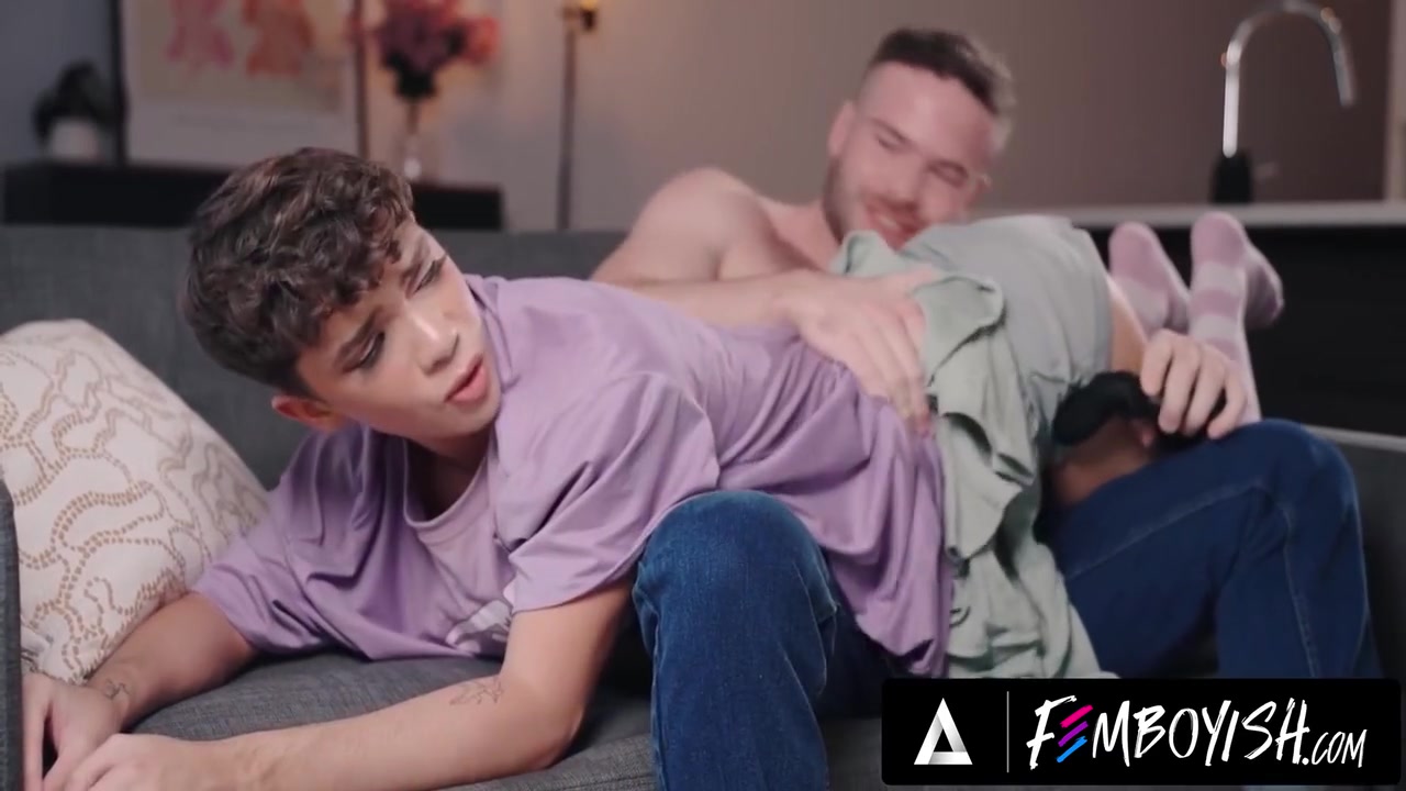 Gamer Fem Twink Teases Boyfriend To Distract Him From Winning - Marcus Mcneil And Sam Ledger