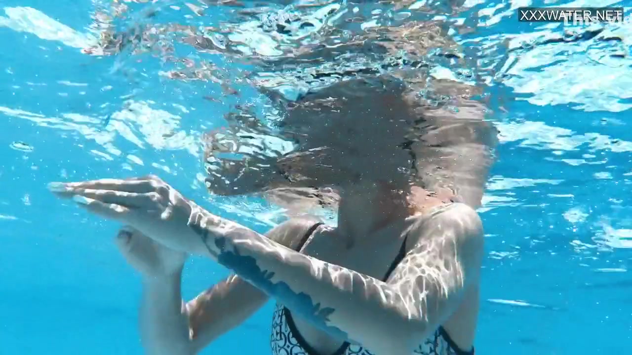 Beautiful Blonde Swims Nude - Zazie Skymm