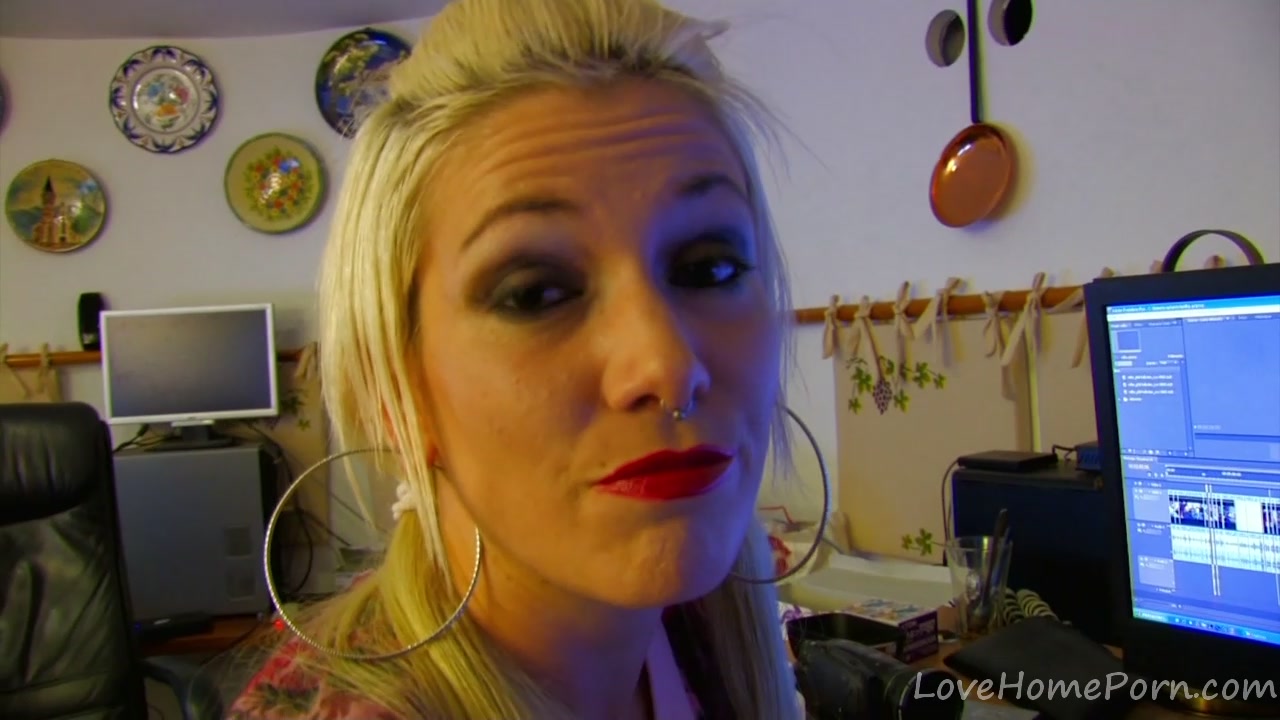 Pretty Blonde Takes Big Cock In Her Butt