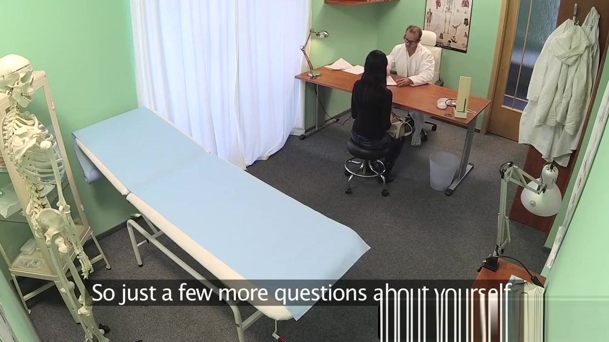 Amateur eurobabes ass gets jizzed by fake doc