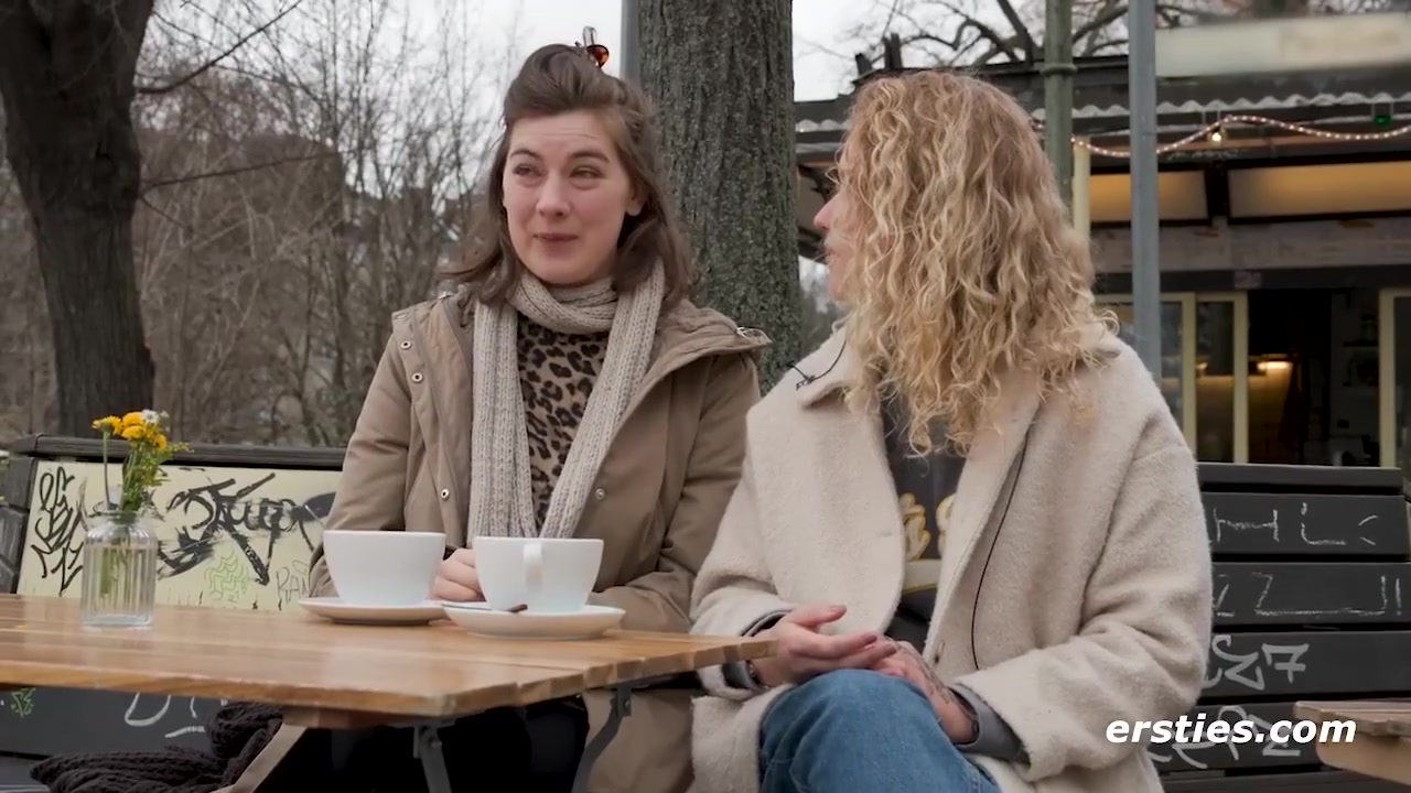 Amanita Und Sally D Beim Lesbischen Date Mit Hohepunkt