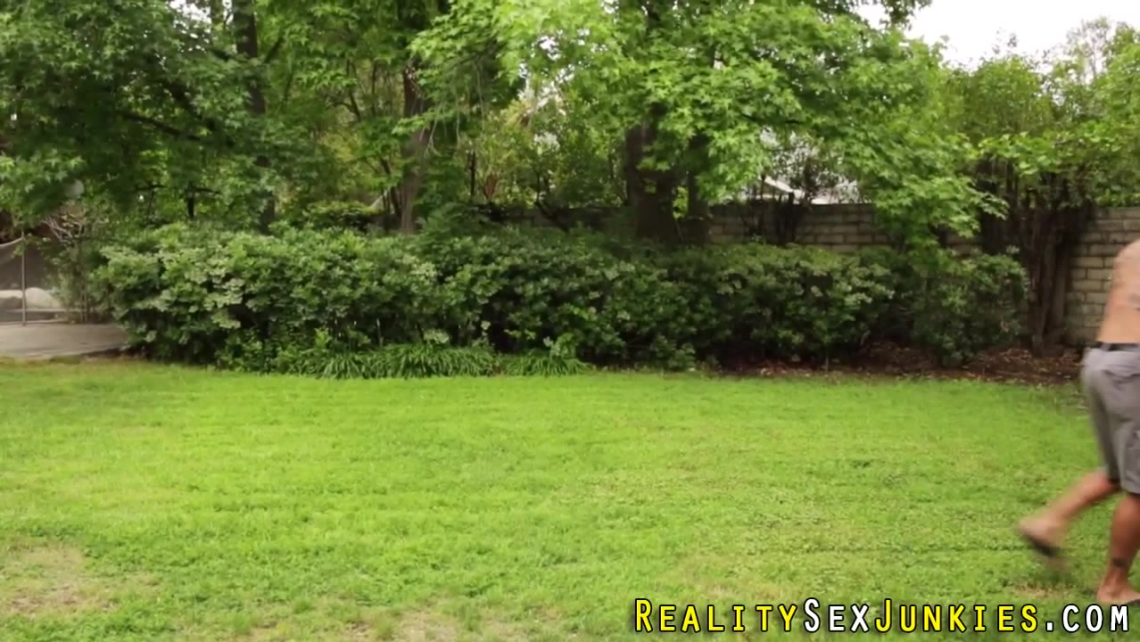 Shemale pornstar spunks