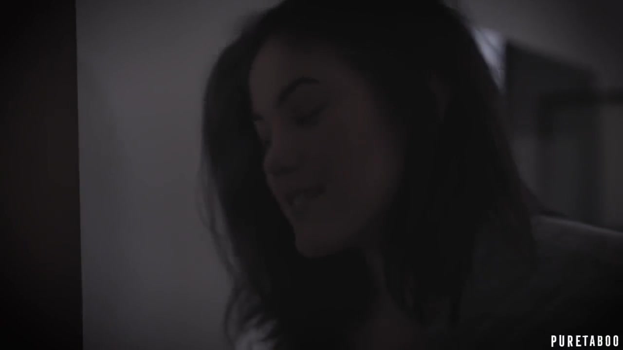Anal sex loving babe can not handle a day without a good fuck and an orgasm