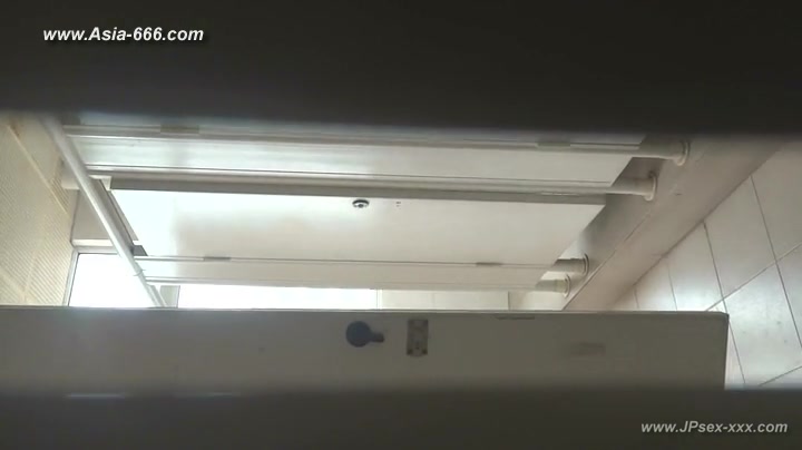 chinese girls go to toilet.63