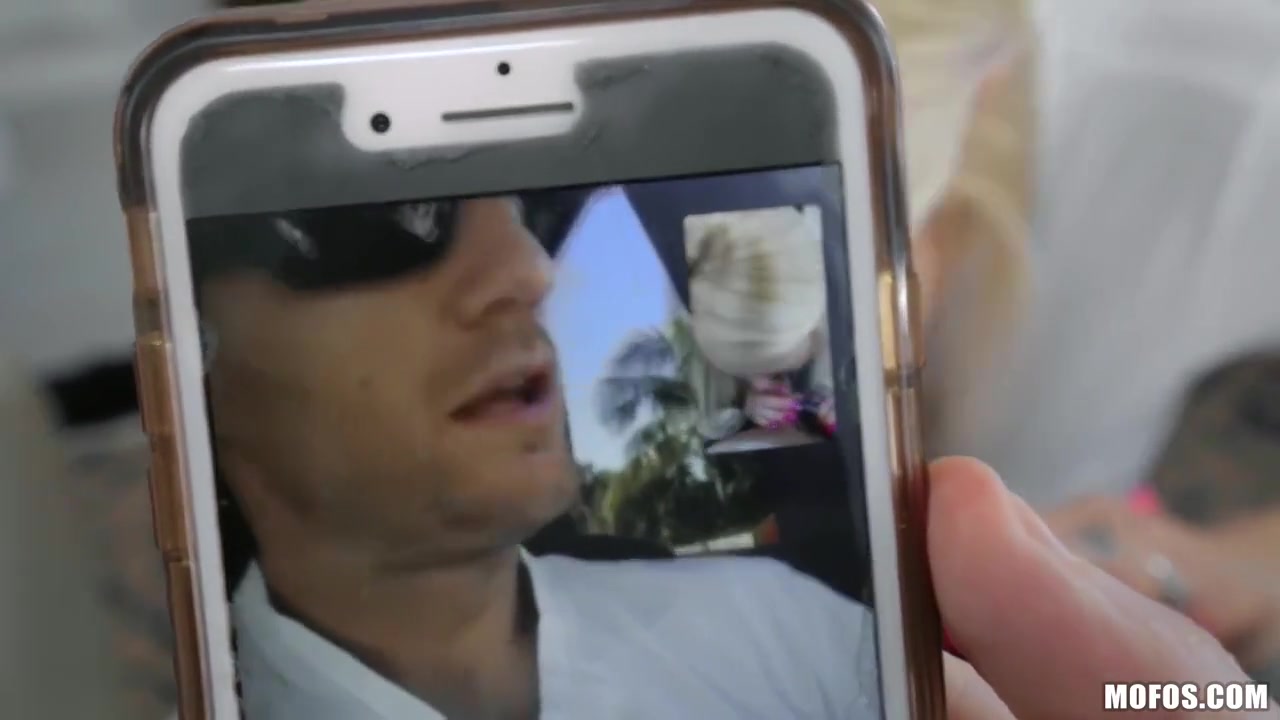 Bring Their Sex Games From Phone Into Bed - Kinky Lovers And Tony Rubino