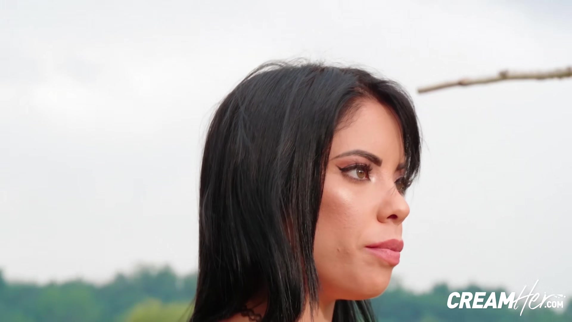 Black Haired Megan Fiore Enjoys Outdoors Hook Up