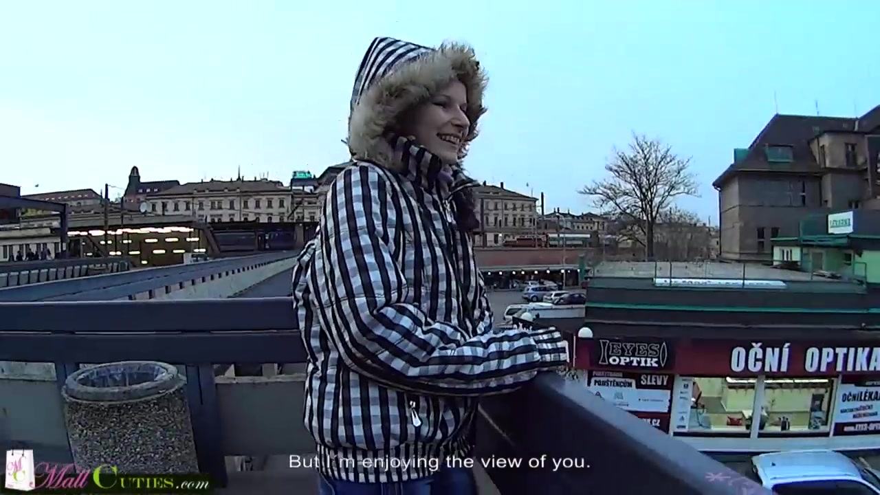 Two girls on public have sex for shopping free