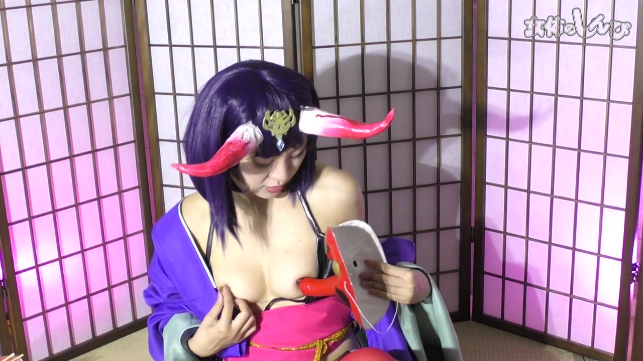 Long-nosed goblin mask masturbation. - Fetish Japanese Video