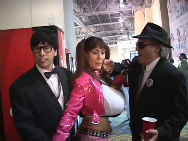 Girls Flash Their Tits For Beads