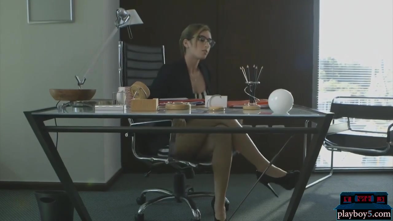 Milf Hotel Manager Fucks The Gardener In Her Office