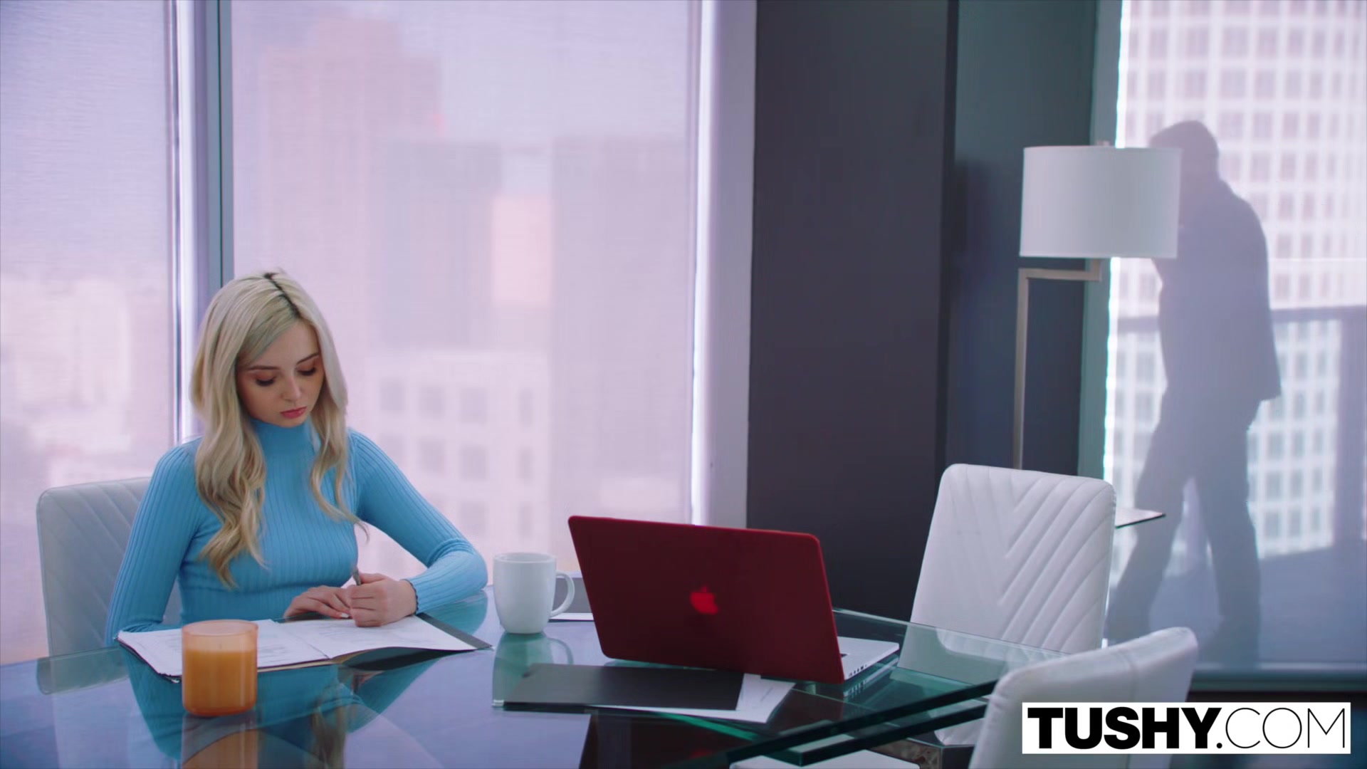 TUSHY She finally has a reason to be gaped at work