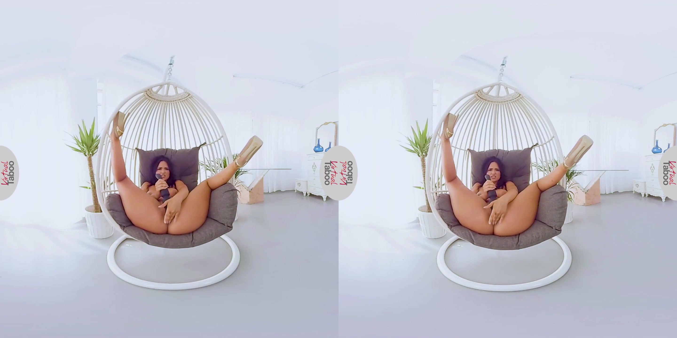 Claudia's Big Booty Call - VirtualTaboo