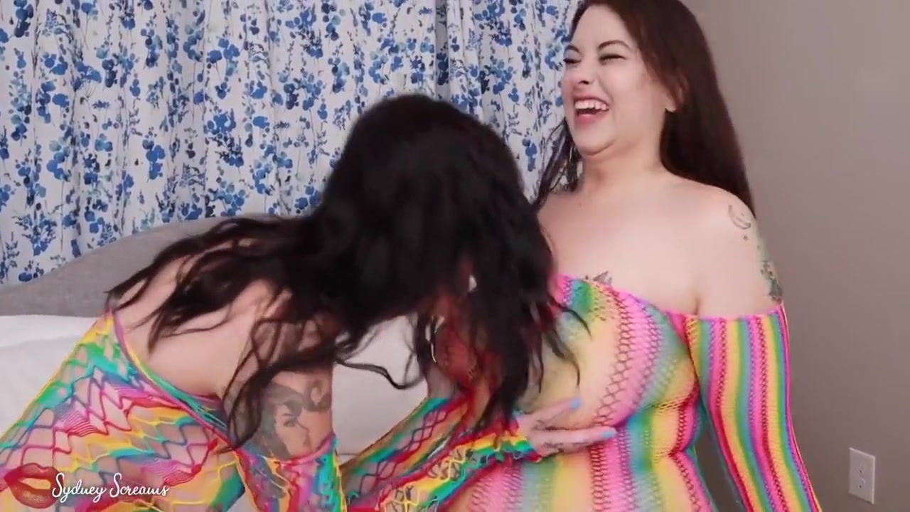 Sydney Screams Lesbian Sex