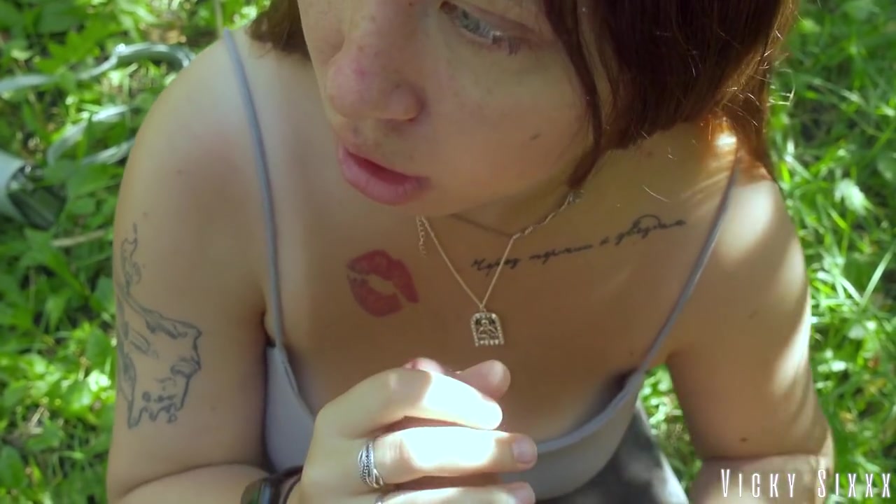 Blowjob And Cum Swallow In Public Park / Pov