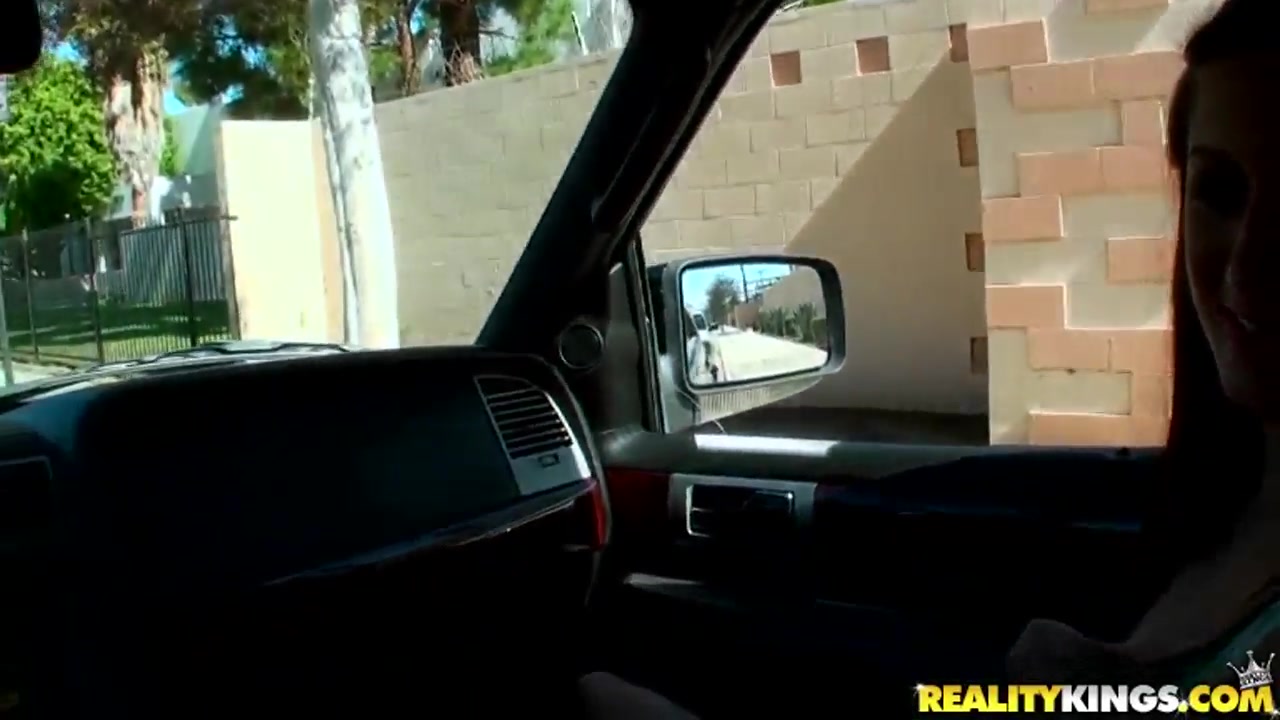 Young slut Madison Lace sucks Romeo Price in car