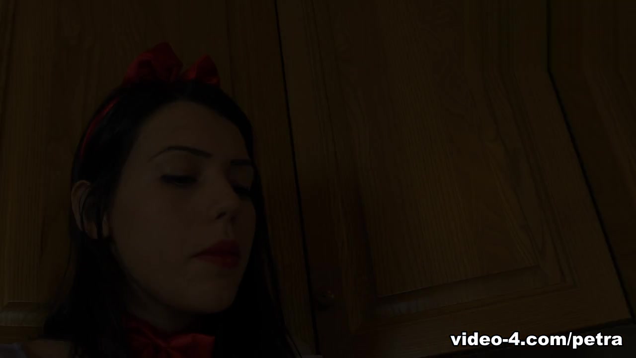 PetraFeet Video: Biancaneve