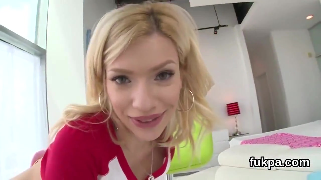 Perfect Centerfold Enormous Booty And Gets An