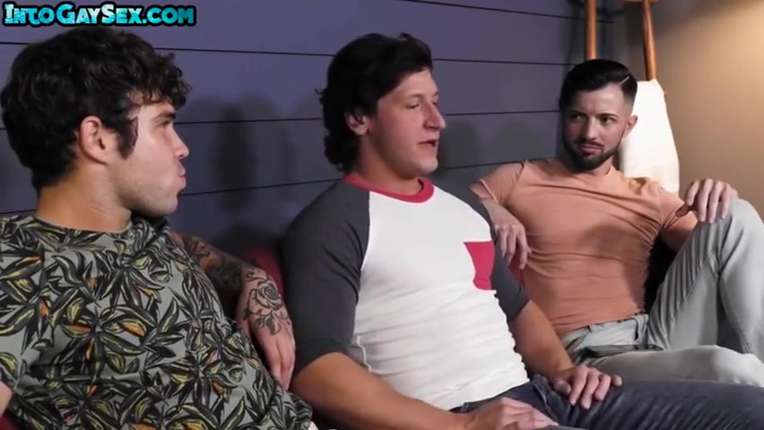 Tattooed Jocks Enjoy Barebacking 3some Till Cumshot