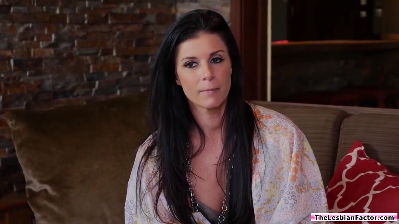 Holly Hendrix And India Summer In Petite teen 18+ Latina Facesits Stepmom