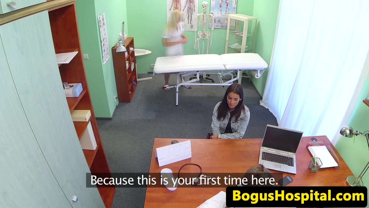 Bigtit patient fingerfucking nurses pussy