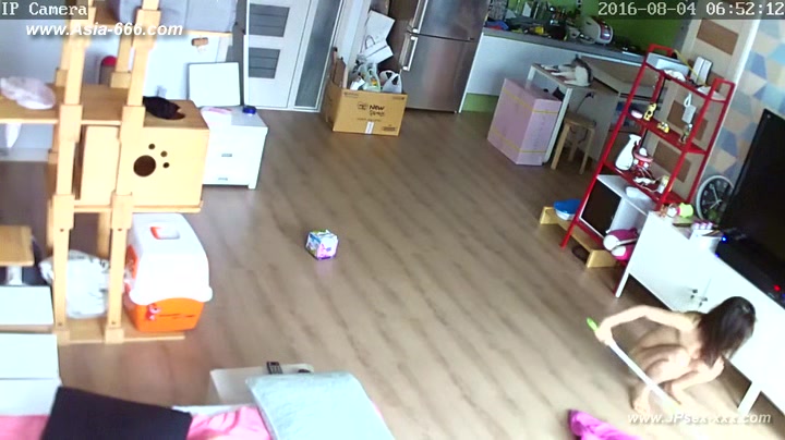 Hackers use the camera to remote monitoring of a lover's home life.***