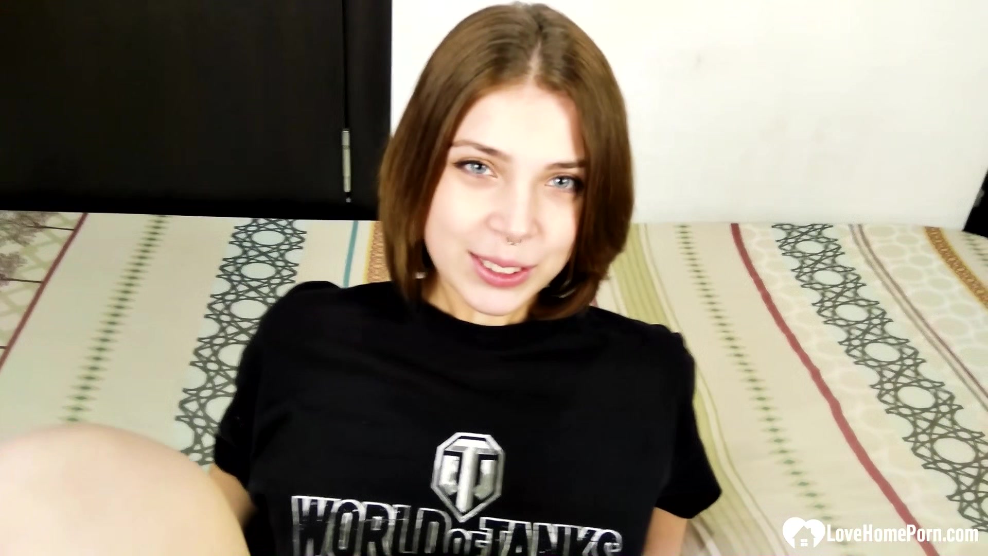Hot stepdaughter knows how to use feet