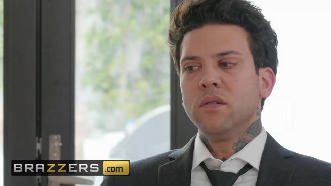 Brazzers Big Tits at Work Luna Star Small Hands Hot Negotiations