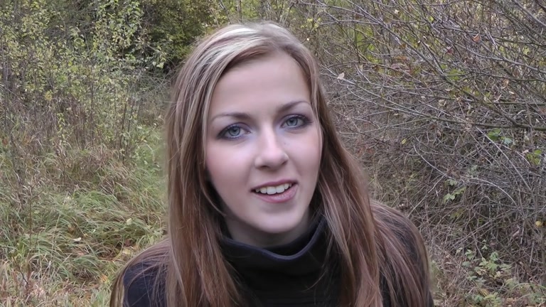 Nice girl sucking dick