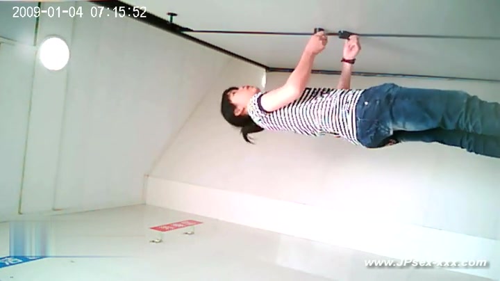 chinese girls go to the toilet.19