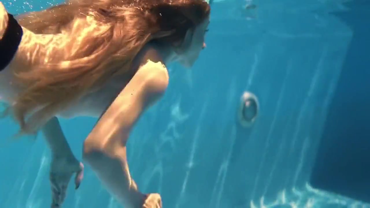 Perfect Body Blonde Teen 18+ Enjoys Naked Swimming