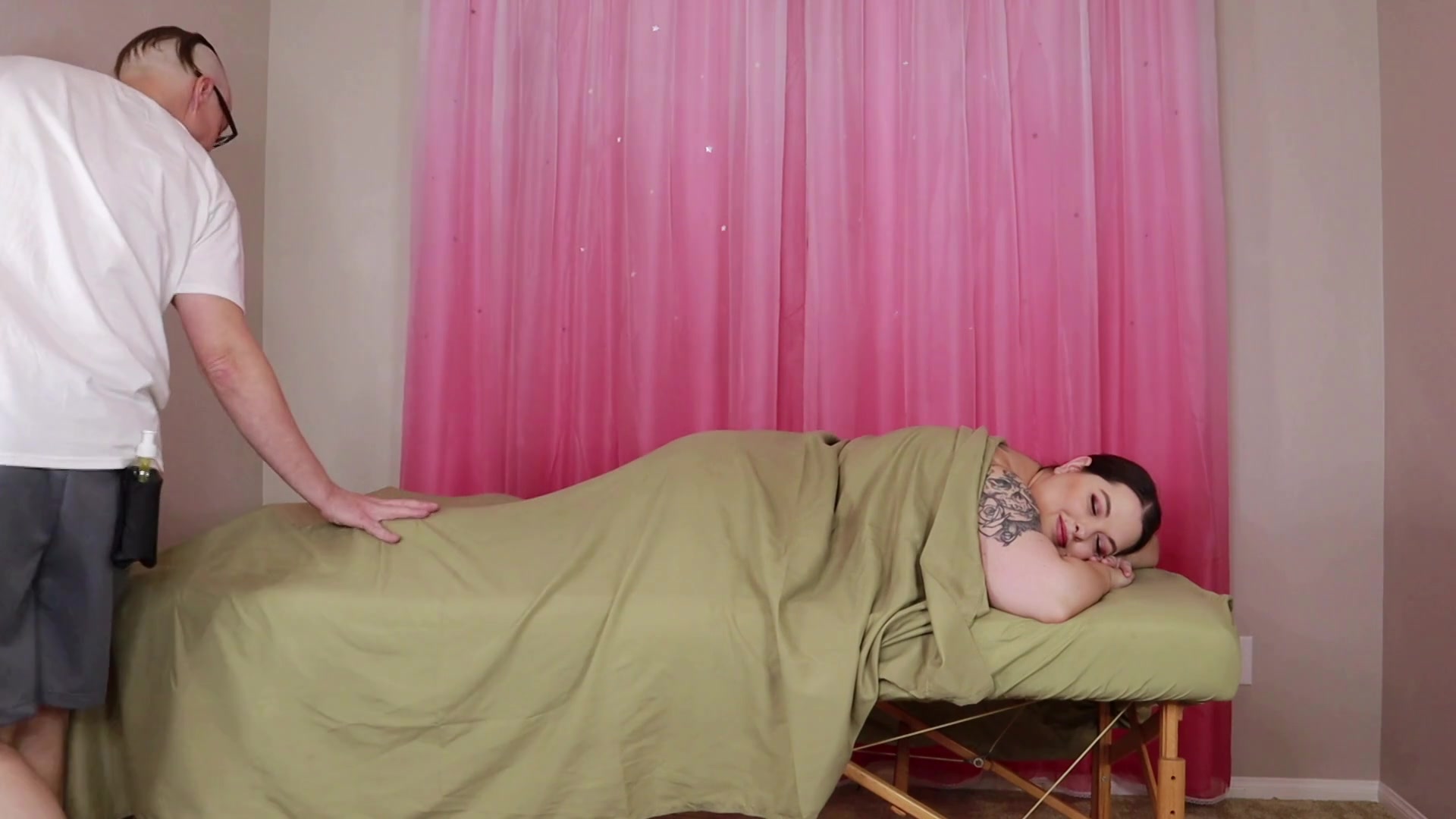 Sydneys Special Massage - Sex Movies Featuring Lusty Bbw