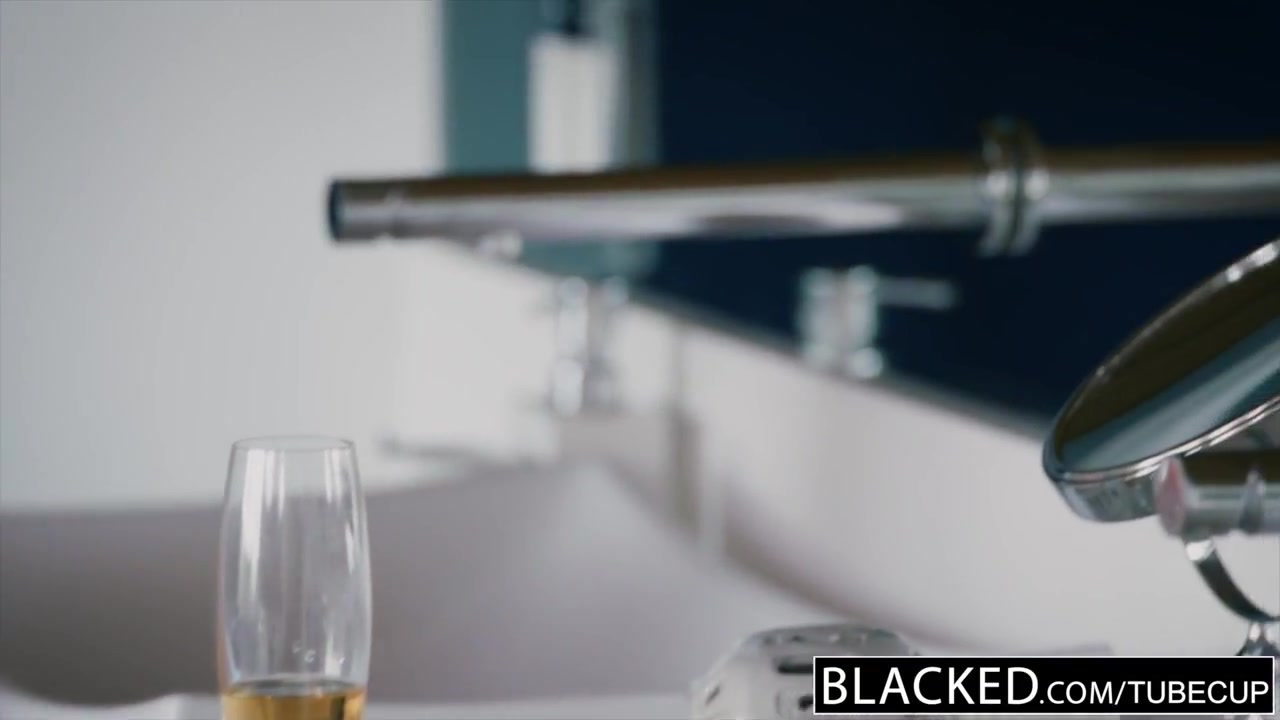 BLACKED Alexa Grace fucks BIGGEST BBC IN THE WORLD!